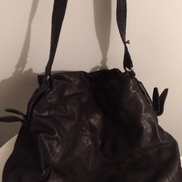 LIEBESKIND Berlin Black leather shoulder bag - Picture 3 of 5